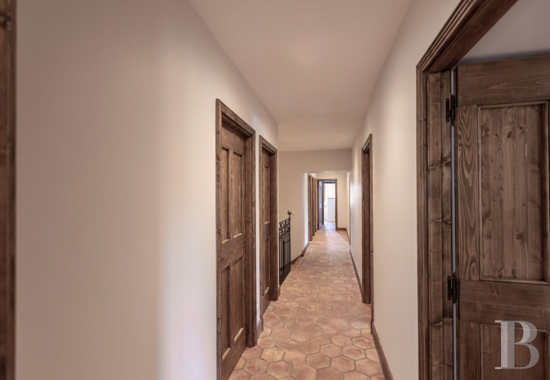 En Ardèche, à Saint-Alban-Auriolles, une ancienne ferme du 17e siècle à l’ombre d’un château - photo  n°9